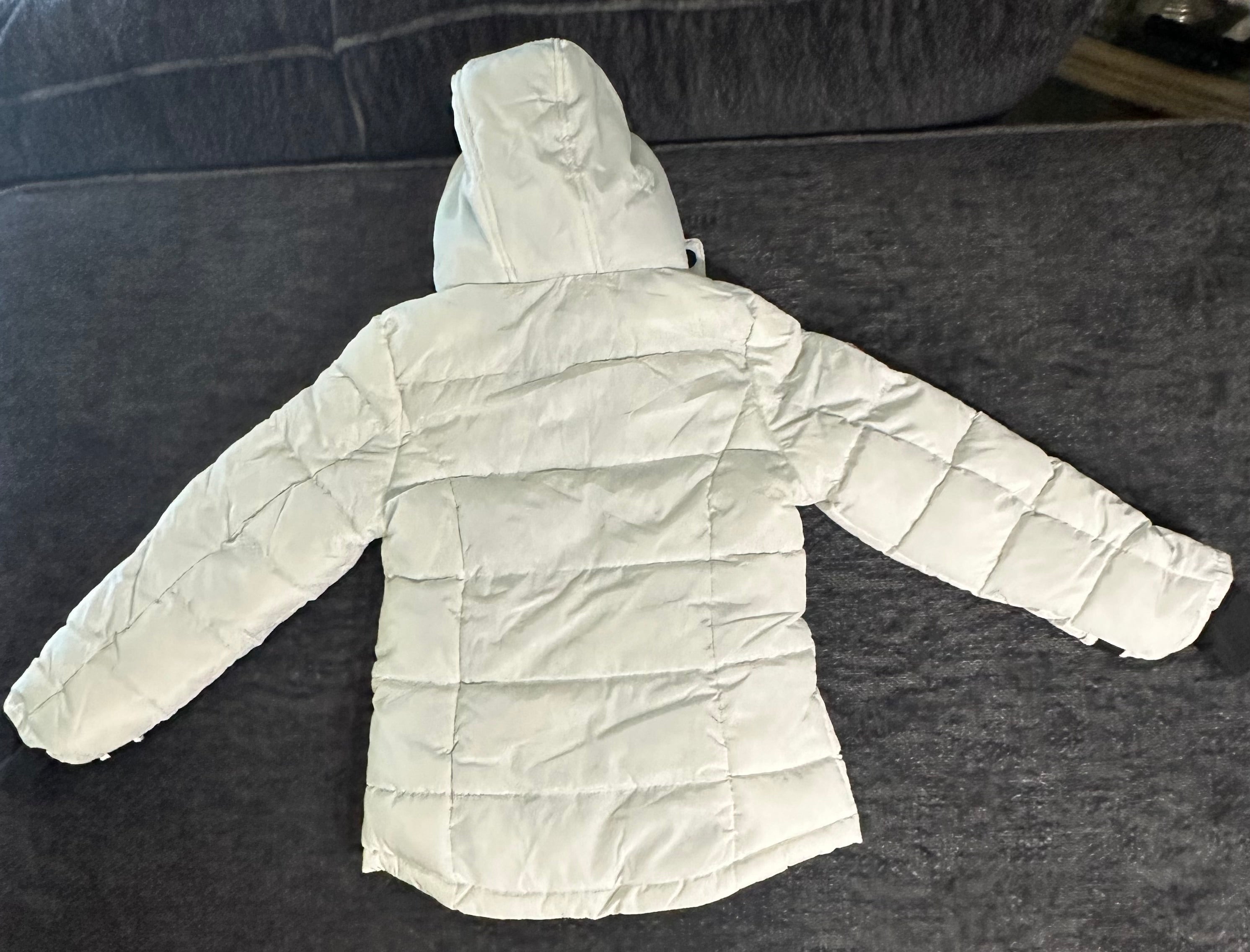 Canada weather gear girls 7|8 small quilted winter jacket in a white color.