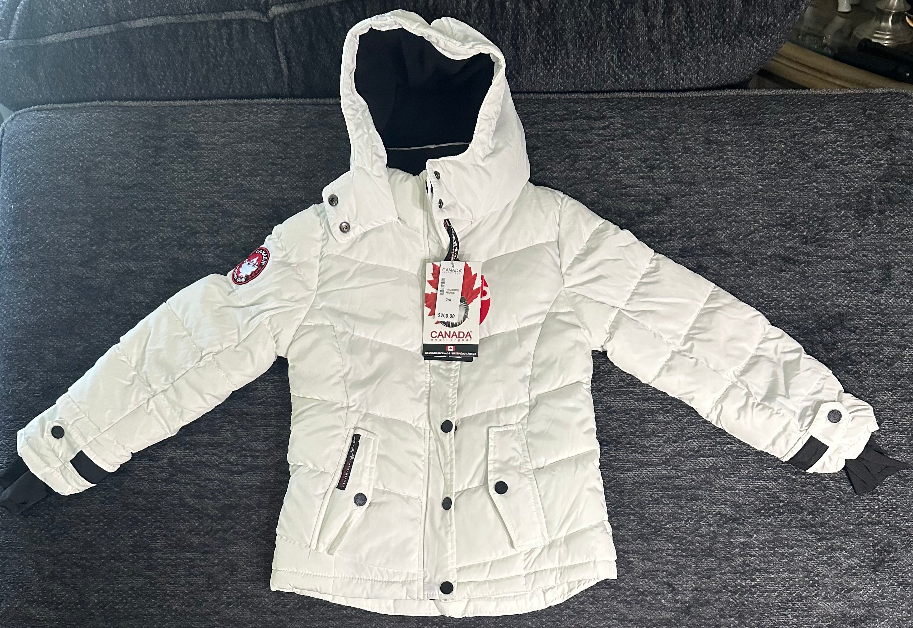 Canada weather gear girls 7|8 small quilted winter jacket in a white color.