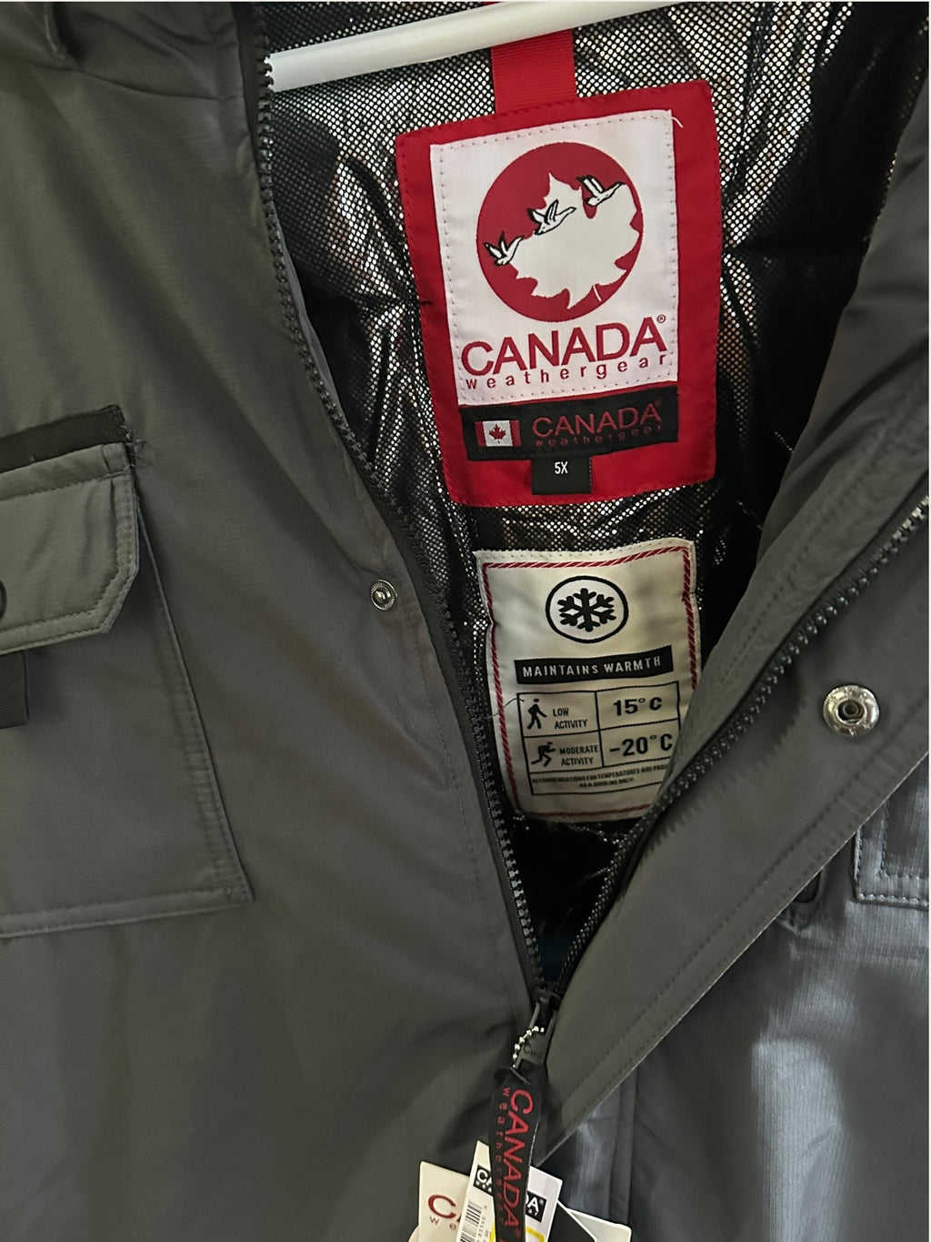 Canada weather gear men's parka. Heavyweight ripstop insulated thermafoil lined puffer winter jacket. Size 5X in charcoal color.