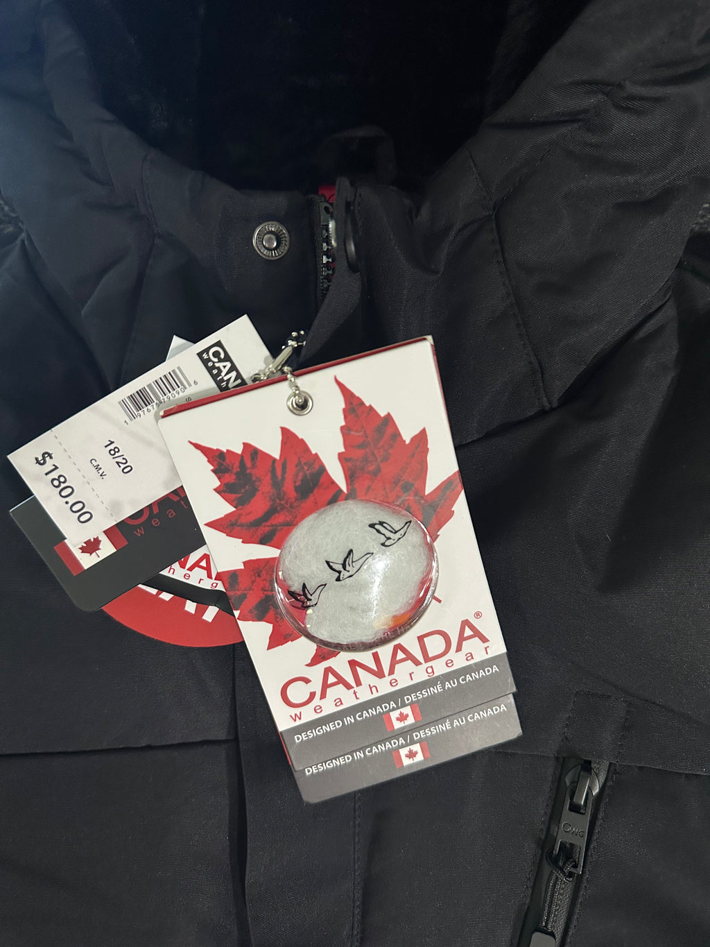 Canada weather gear boy's hooded puffer ski jacket with black fur lining. 18/20 XL size in black color.
