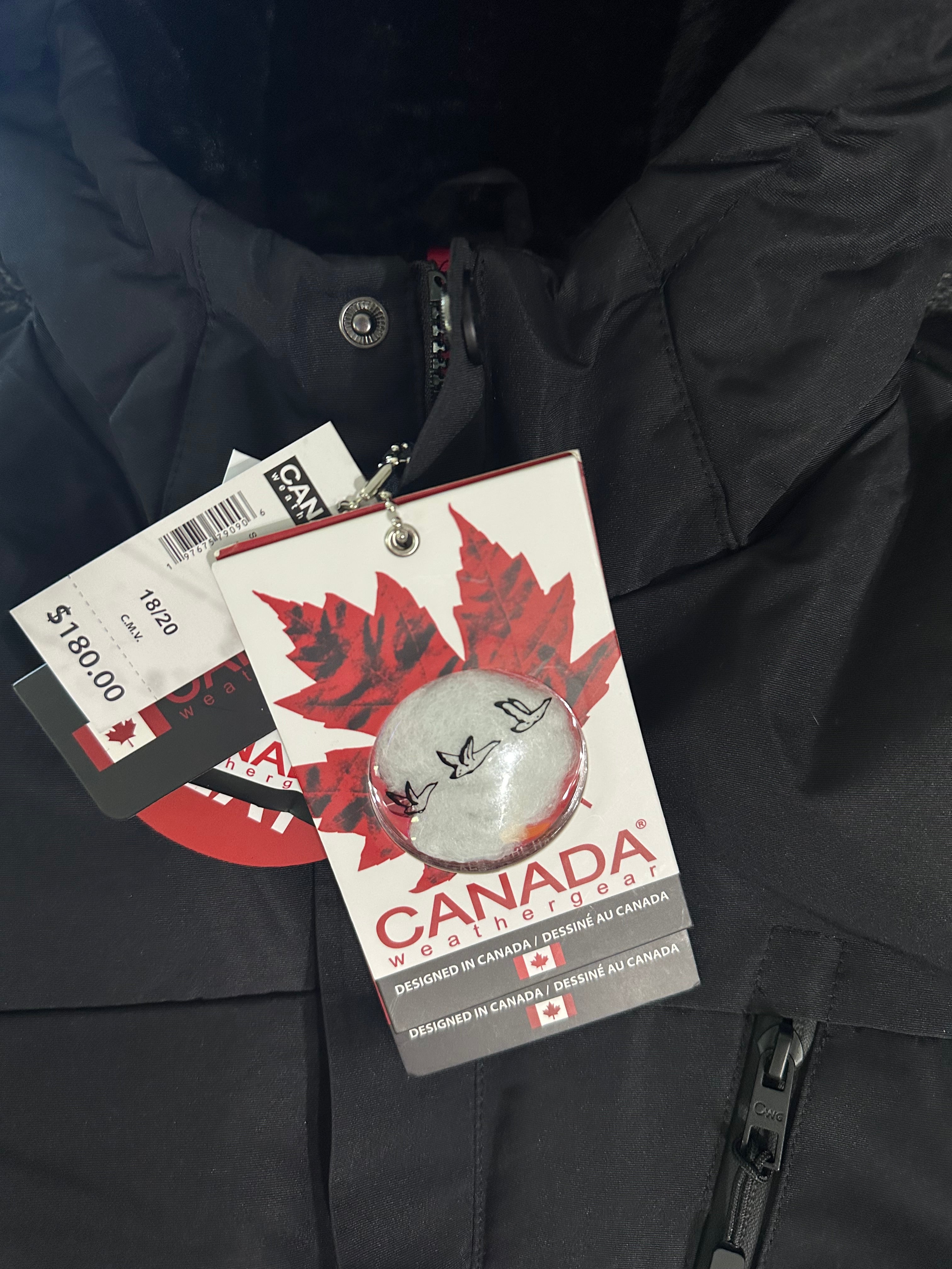 Canada weather gear boy's hooded puffer ski jacket with black fur lining. 18/20 XL size in black color.