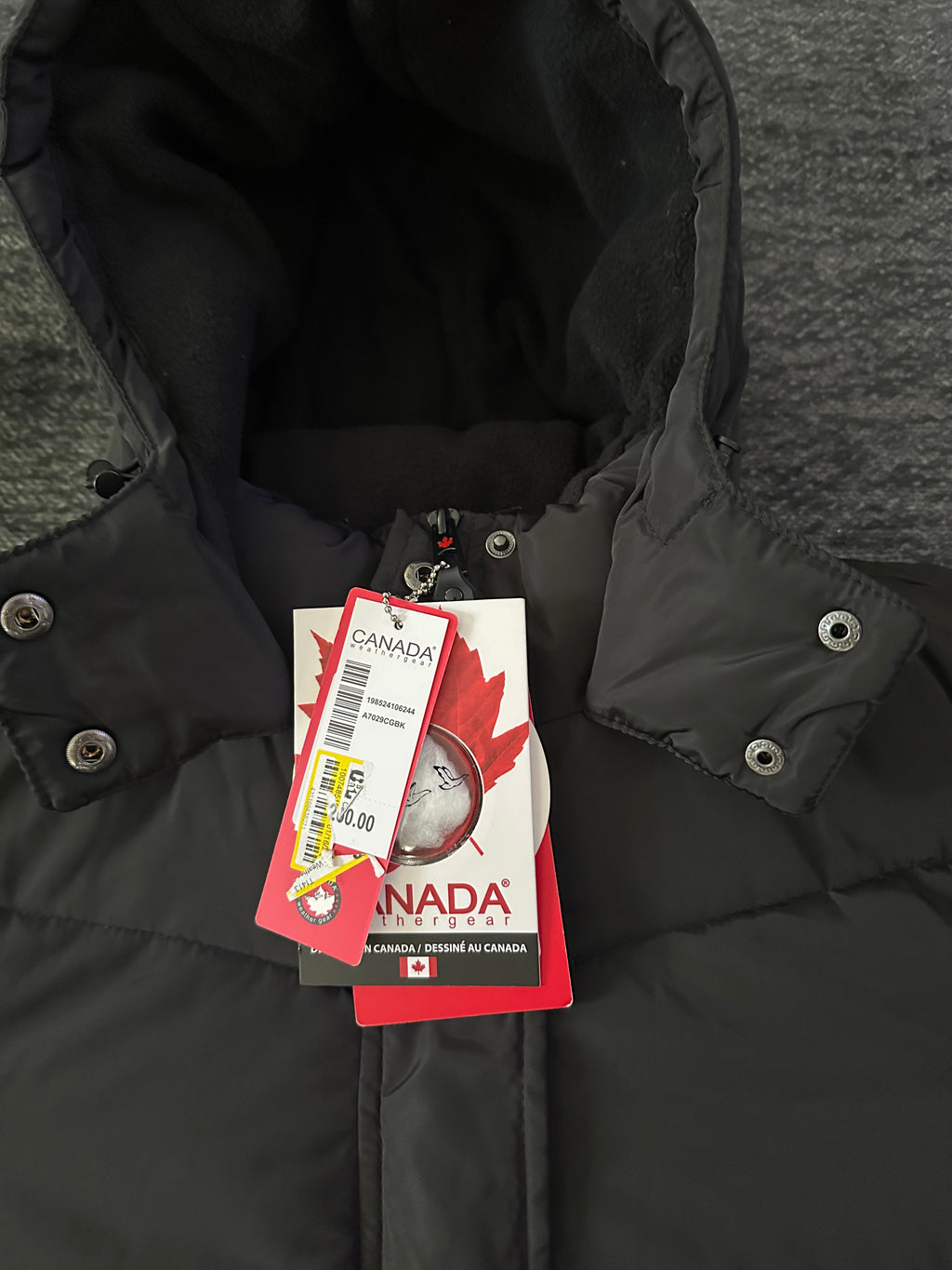 Canada weather gear women's medium quilted winter jacket in a black color.