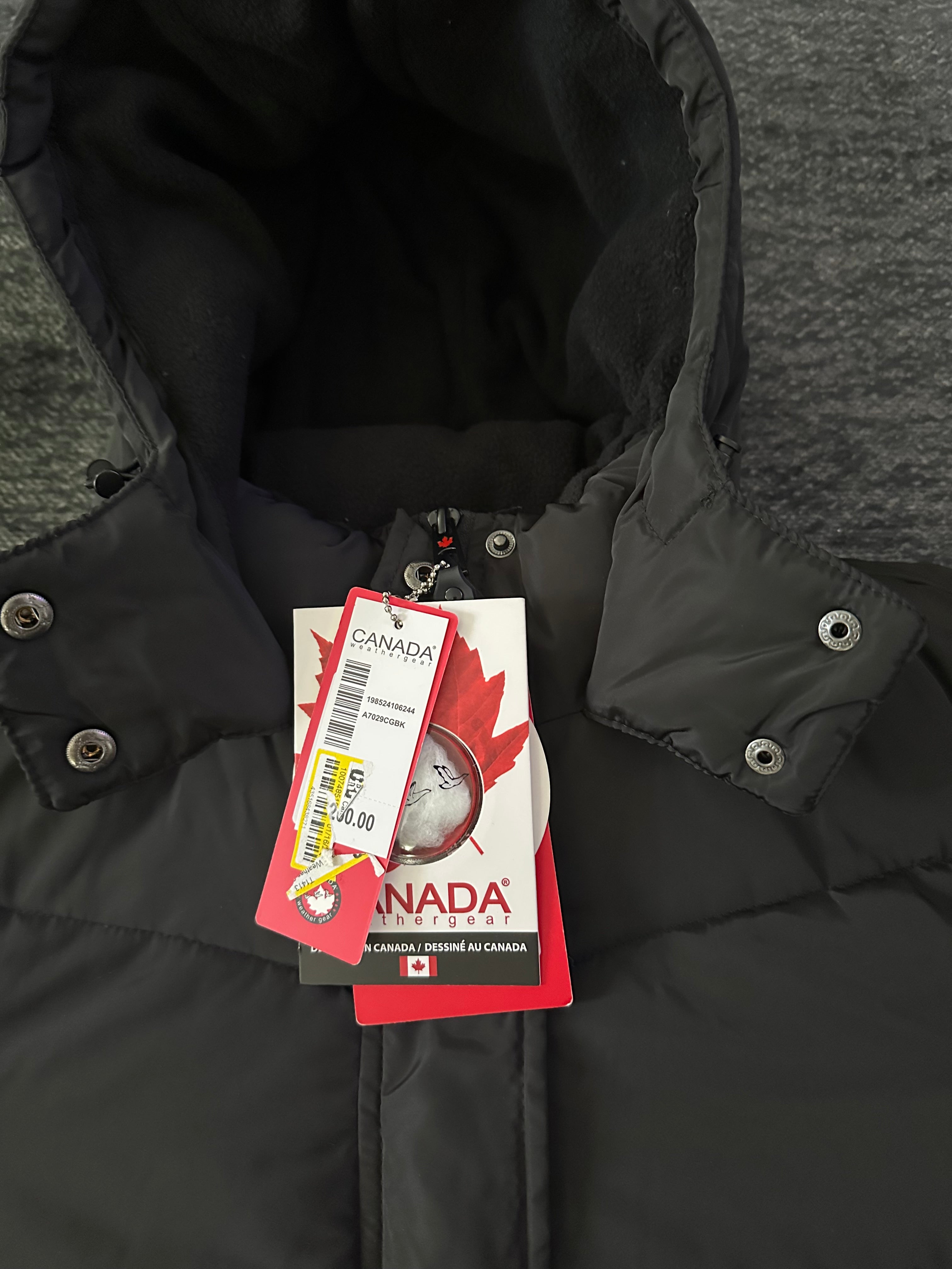Canada weather gear women's medium quilted winter jacket in a black color.