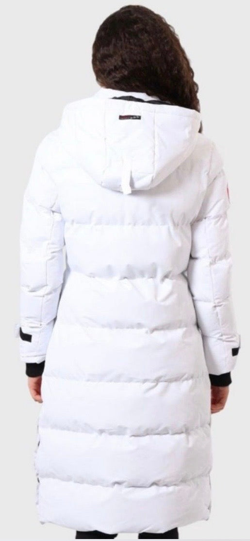 Canada weather gear women's extra long quilted maxi parka jacket. In small size. White color.